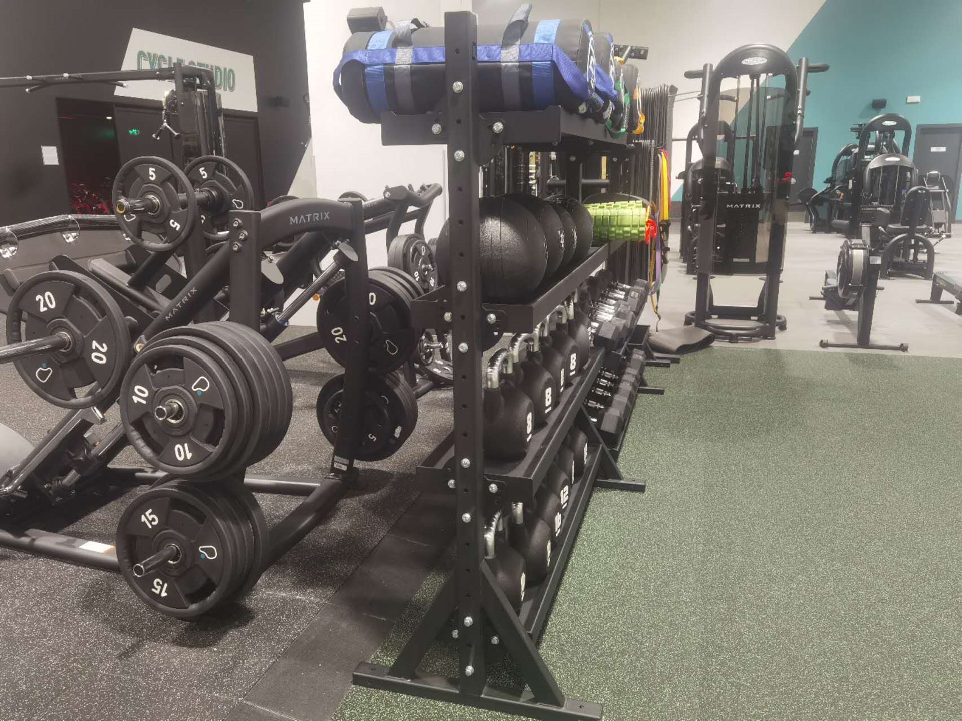 SAUDI ARABIA HIGH-END COMMERCIAL GYM (4)_noIWz2Zh.jpg